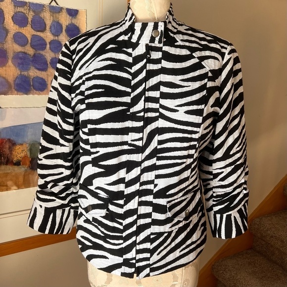 CHICO’S Zebra Jacket - Zip 3/4 sleeve - Picture 6 of 14